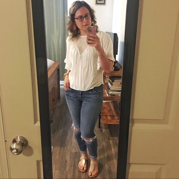 Esley flowy white top with flower detail. NWOT! - Picture 1 of 4